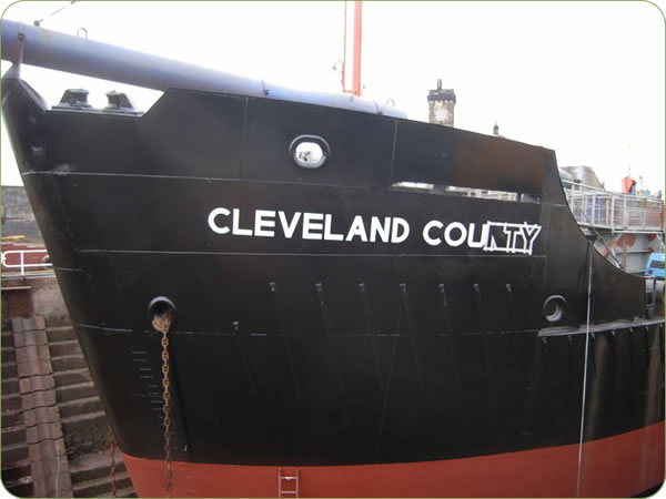 Water balsting to clean ships prior to painting