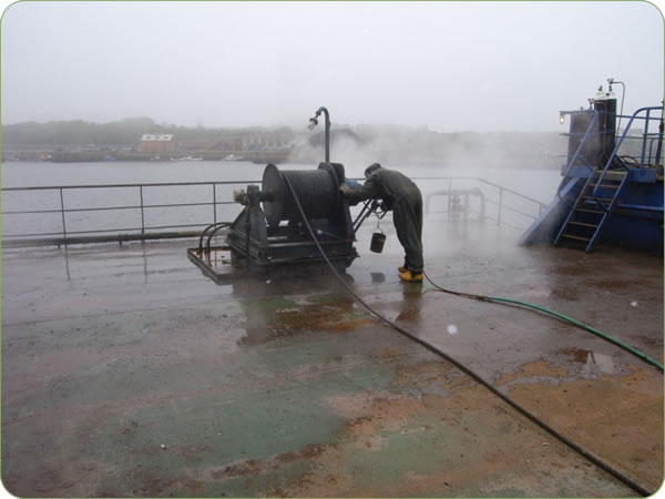 Preparation of decks with water jetting