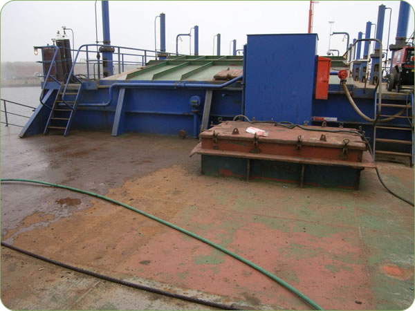 Preparation of decks with water jetting